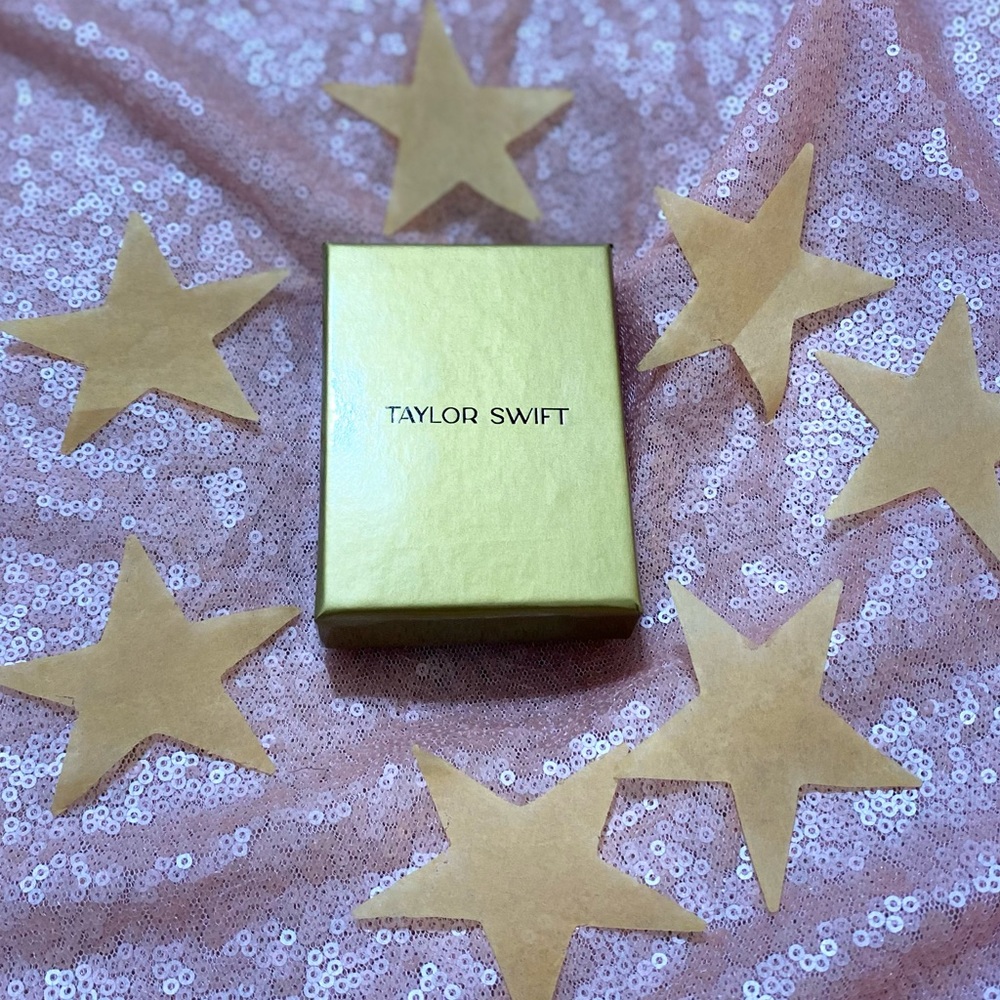 taylor swift fearless key necklace gold jewelry TV - Picture 6 of 13